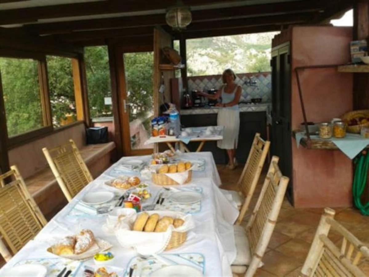 B&B Le Corti Di Aloa San Pantaleo Exterior photo