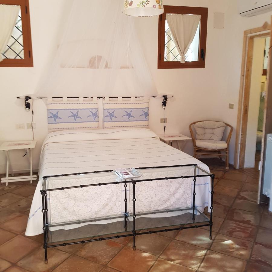 B&B Le Corti Di Aloa San Pantaleo Exterior photo